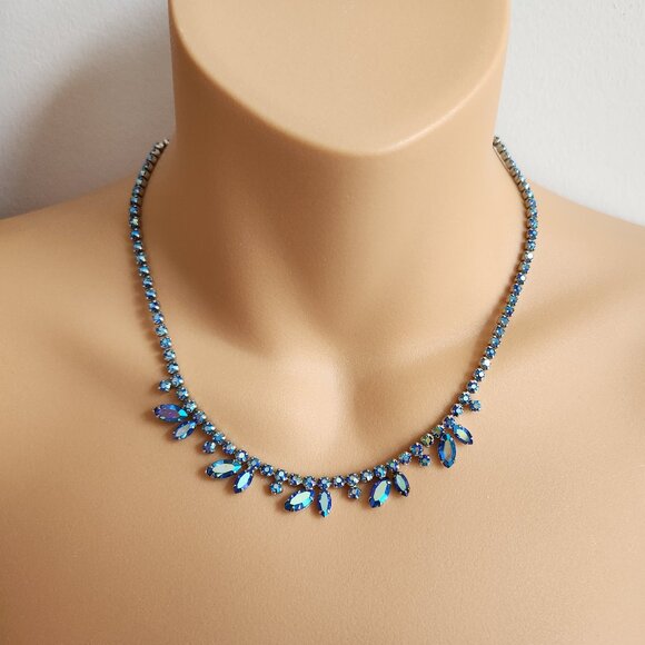 1960 –SHERMAN VINTAGE SPARKLING NECKLACE DECORATED WITH AB BLUE CRYSTALS. - Picture 1 of 9